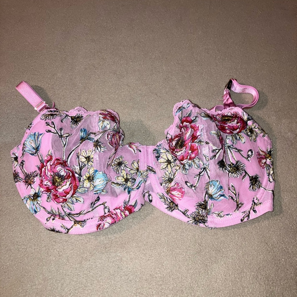 Victoria's Secret Push Up Bra Floral Embroidery Side Tie Thong Floral Pink 34DDD